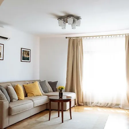 Lovely And Quiet Courtyard In Centre Apartment Bukarest