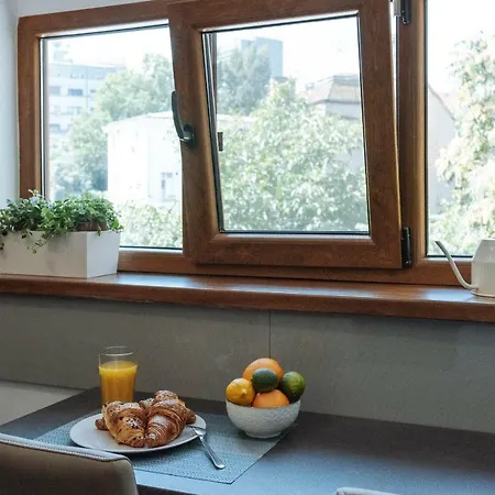 Lovely And Quiet Courtyard In Centre Apartament